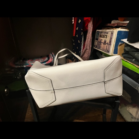 Kate Spade Reversible Bag - Picture 5 of 8